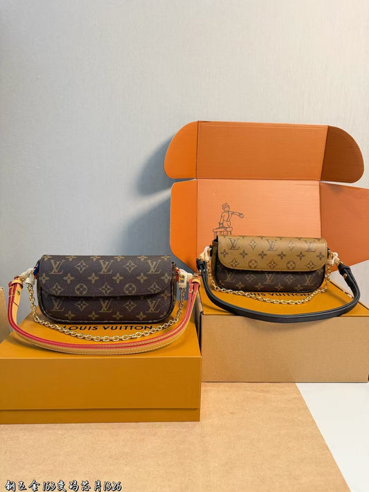 Leah crossbody