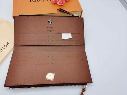 New style wallet with card slots