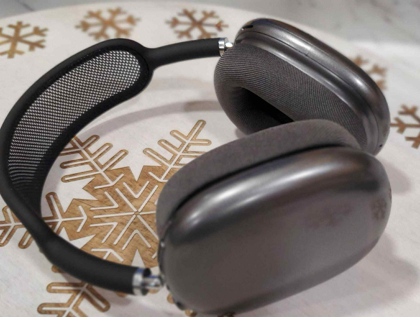 A max Headphones